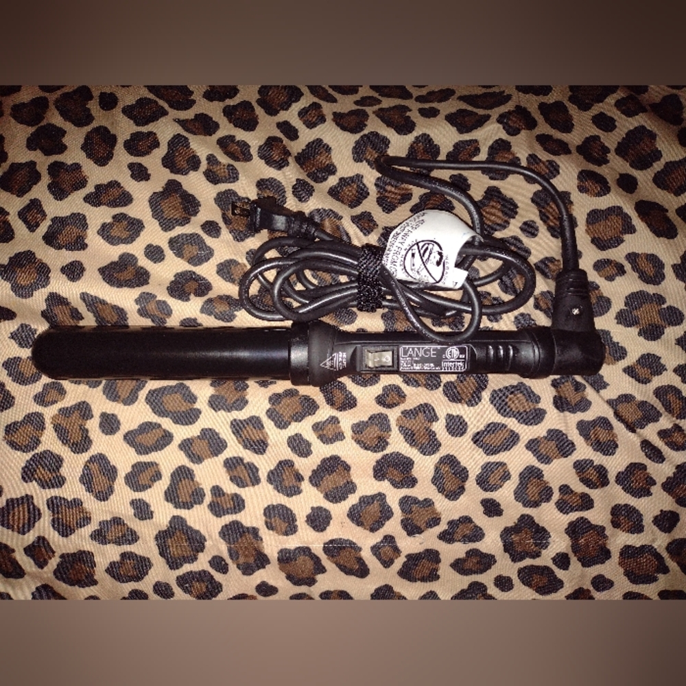 L'ANGE hot iron beach waves curling wand like new! Make me an offer!